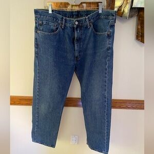 Levi 505 Men’s Size 38x30 Regular Fit Straight Leg Blue Medium-Light Wash Jeans